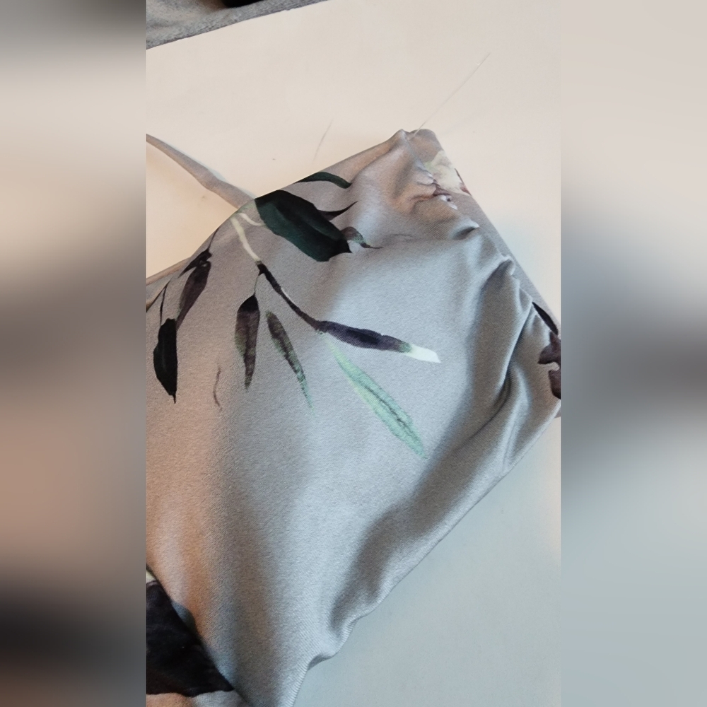 WET Swimweat Luxe Yacht Taylor One-Piece Swimsuit In Gray Floral Size MED - Picture 7 of 15